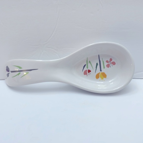 Vintage Ceramic Spoon Rest made in Taiwan White with blue stripe & Tulips 7.5" - Picture 1 of 2